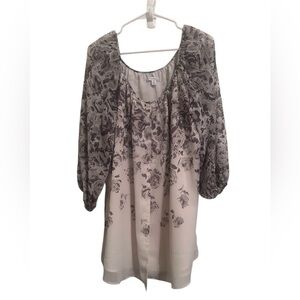 Issac Mizrahi Live Floral Gray Women's Top